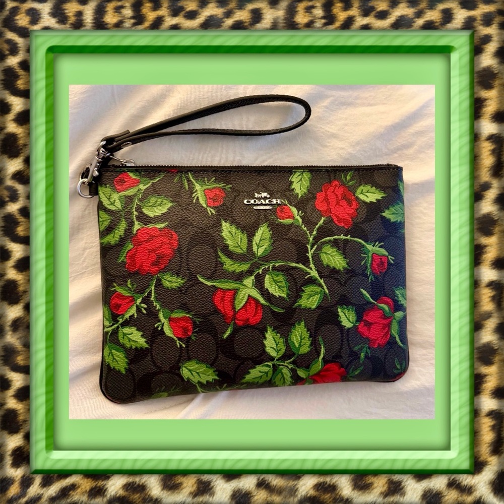 👑✅PRICE FIRM✅ COACH Black Wristlet with Red Roses Floral Design. NWOT